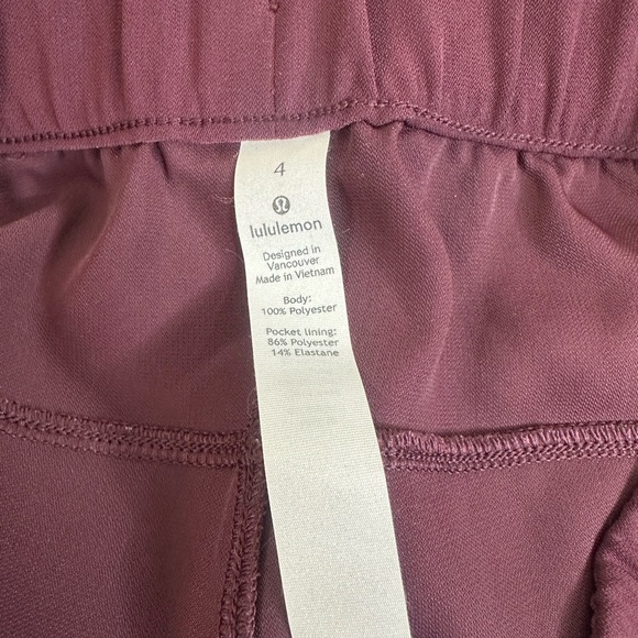 Lululemon On The Fly Pant Woven 27" size 4 maroon - Picture 6 of 6